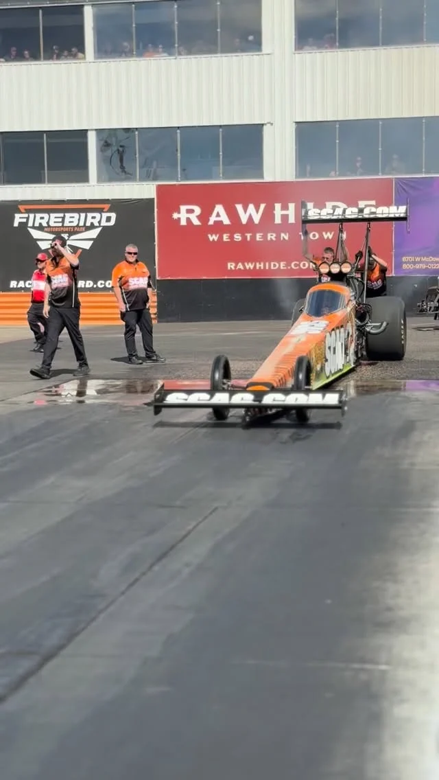 Tire smoke Tuesday! 🛞💨

@scagracing | @scagmowers | @nhra | @katofastening | @impactbymcs | @mactools38 | @mobil1racing | @mobil1 | @rcn_capital 

#NHRA #TopFuel #Dragster #DragRacing #Motorsport