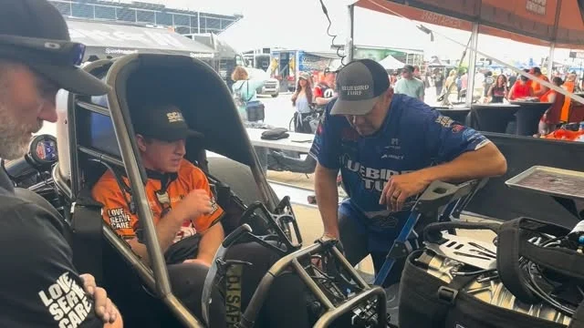 When you’re a team, you get to try everything together!

@scagracing | @scagmowers | @nhra | @impactbymcs | @mactools38 | @mobil1racing | @mobil1 | @fasttz1 

#NHRA #TopFuel #Dragster #DragRacing #Nitro