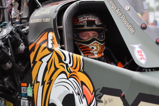 Matthew 19:26
With God all things are possible. 

@scagracing | @scagmowers | @nhra | @impactbymcs | @mactools38 | @mobil1racing | @mobil1 | @fasttz1 

#DragRacing #NHRA #TopFuel #Dragster #Fast