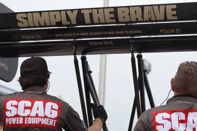 SIMPLY THE BRAVE. 🇺🇸💪🏻

@scagracing | @scagmowers | @nhra | @impactbymcs | @mactools38 | @mobil1racing | @mobil1 | @fasttz1 

#DragRacing #NHRA #TopFuel #Dragster #Fast
