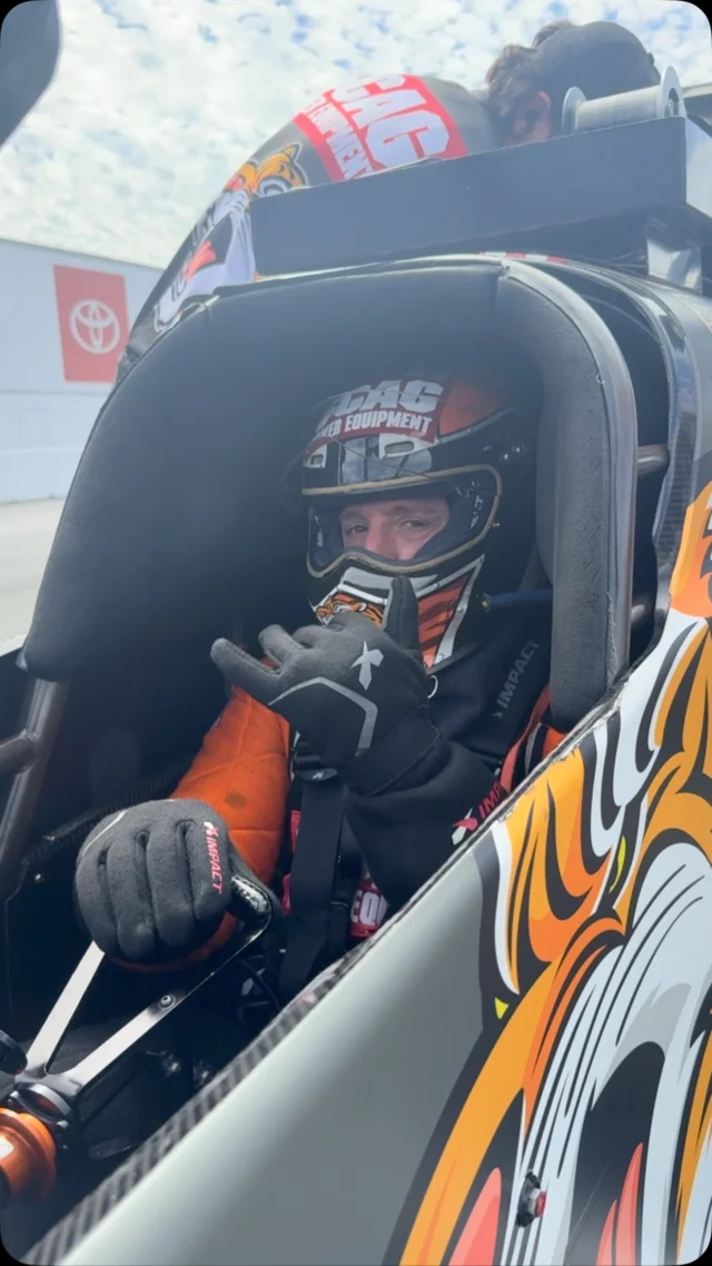 Strapped in, let’s roll. 😎

@scagracing | @scagmowers | @nhra | @impactbymcs | @mactools38 | @mobil1racing | @mobil1 | @fasttz1 

#DragRacing #NHRA #TopFuel #Dragster #Fast