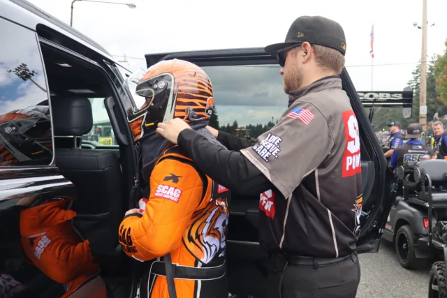 Suit on. Game on.

@scagracing | @scagmowers | @nhra | @impactbymcs | @mactools38 | @mobil1racing | @mobil1 | @fasttz1 

#DragRacing #NHRA #TopFuel #Dragster #Fast