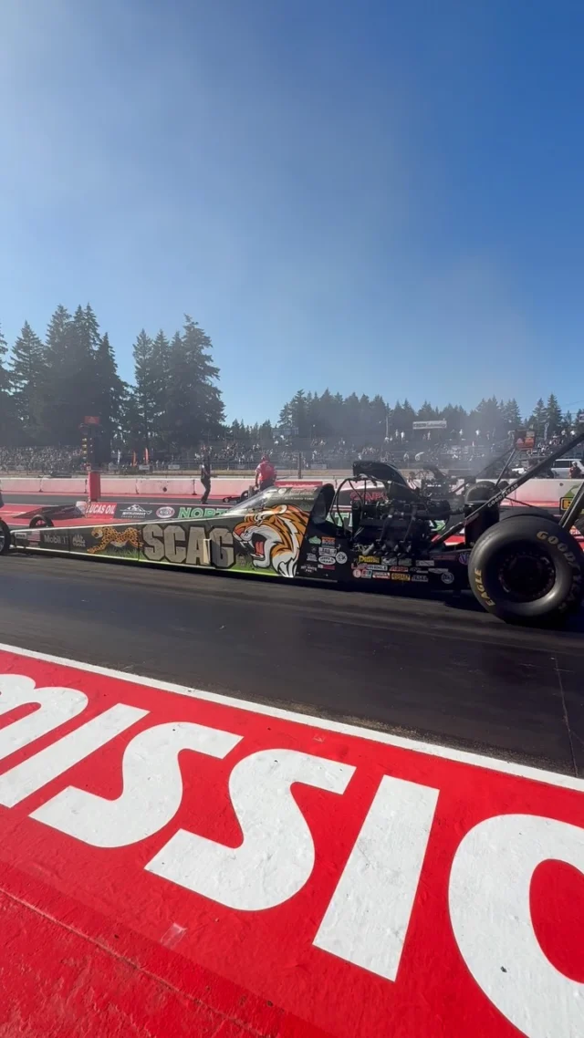 One team, one goal. 

@scagracing | @scagmowers | @nhra | @impactbymcs | @mactools38 | @mobil1racing | @mobil1 | @fasttz1 

#DragRacing #NHRA #TopFuel #Dragster #Fast