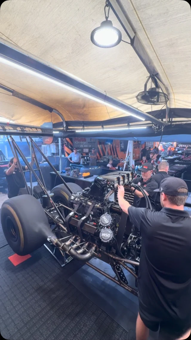 Waking the BEAST. 🔥

@scagracing | @scagmowers | @nhra | @impactbymcs | @mactools38 | @mobil1racing | @mobil1 | @fasttz1 

#DragRacing #NHRA #TopFuel #Dragster #Fast