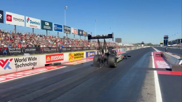 RUN ‘EM DOWN

@scagracing | @scagmowers | @nhra | @impactbymcs | @mactools38 | @mobil1racing | @mobil1 | @fasttz1 

#DragRacing #NHRA #TopFuel #Dragster #BreastCancerAwareness