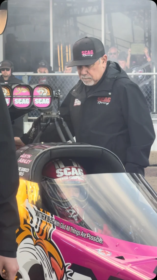 Let’s roll. 😎 #FallNats

@scagracing | @scagmowers | @nhra | @impactbymcs | @mactools38 | @mobil1racing | @mobil1 | @fasttz1 

#DragRacing #TopFuel #Dragster #BreastCancerAwareness