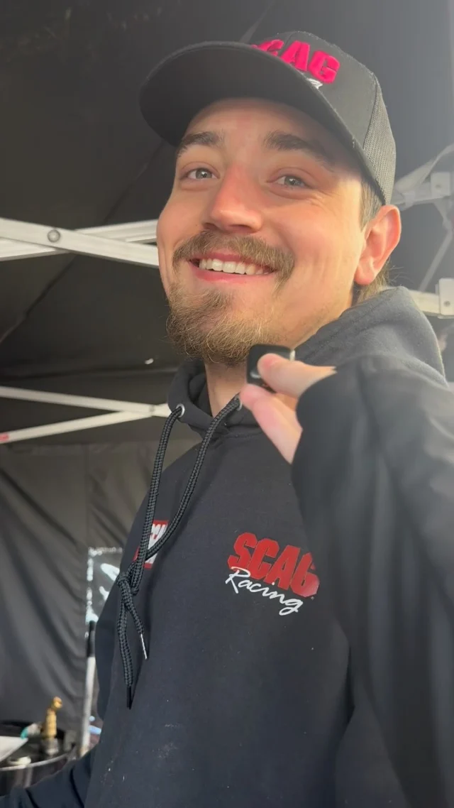 “Who would you not let-“ “AUSTIN” 📣 #FallNats 

@scagracing | @scagmowers | @nhra | @impactbymcs | @mactools38 | @mobil1racing | @mobil1 | @fasttz1 

#DragRacing #TopFuel #Dragster #BreastCancerAwareness